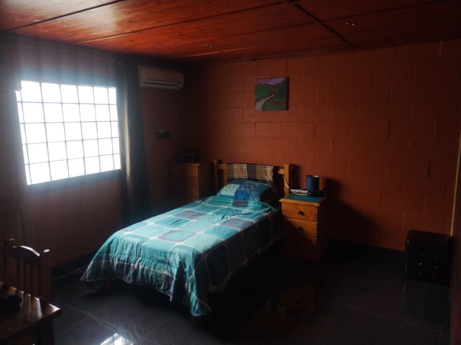 7 Bedroom Property for Sale in Brackenfell Central Western Cape